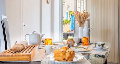 Chambre d'hÎtes 'La Suite Une ou Deux Chambres' avec Terrasse Partagée, Jardin Partagé et Wi-Fi