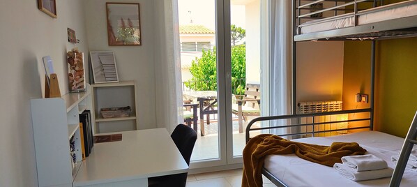 2 Schlafzimmer, Bügeleisen/Bügelbrett, Internetzugang, Bettwäsche