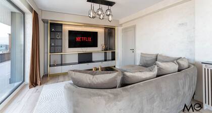 MoHost Valcom - Luxury Skyline Penthouse