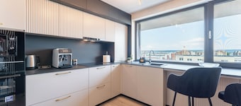 MoHost Valcom - Luxury Skyline Penthouse