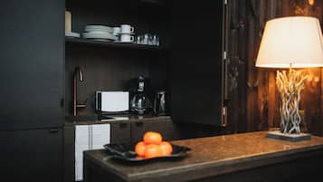 Superior Chalet | Private kitchen | Mini-fridge, microwave, coffee/tea maker, electric kettle