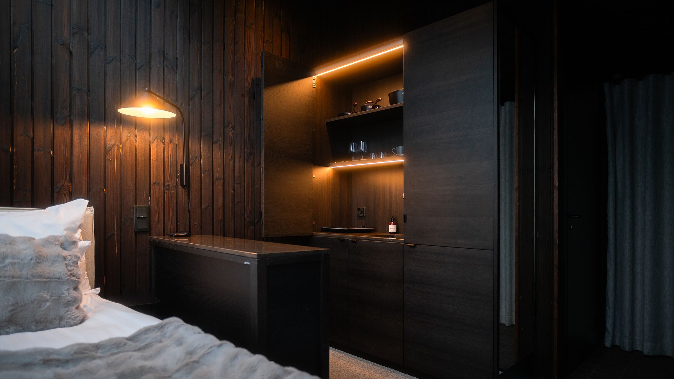 高级木屋 | 私人简易厨房 | 迷你冰箱、微波炉、茶具/咖啡用具、电热水壶