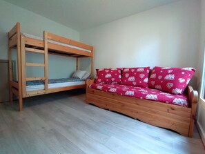 2 chambres, lit parapluie, Wi-Fi gratuit, draps fournis