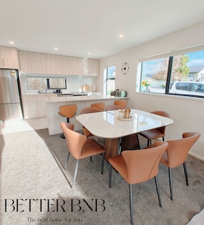 Dining - Modern & New • 3 Beds • 6 Guests (Upper Hutt)