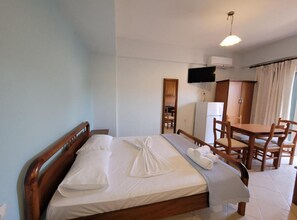 1 bedroom, WiFi, bed sheets - Mihasi Apartment 2 (Ksamil)