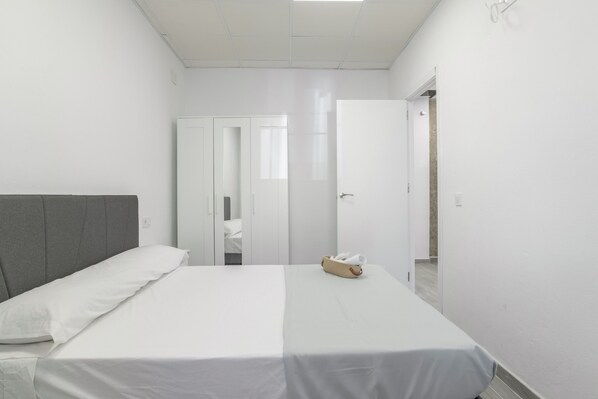 1 bedroom, WiFi, bed sheets