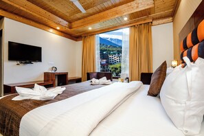 Habitació doble Elite, vistes al turó | Escriptori, espai de treball apte per a portàtils i wifi gratuïta
