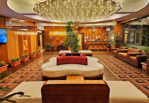 Tribhav Rohtang Heights Resort