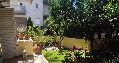 Home & Garden with free parking close to Olympic Stadium