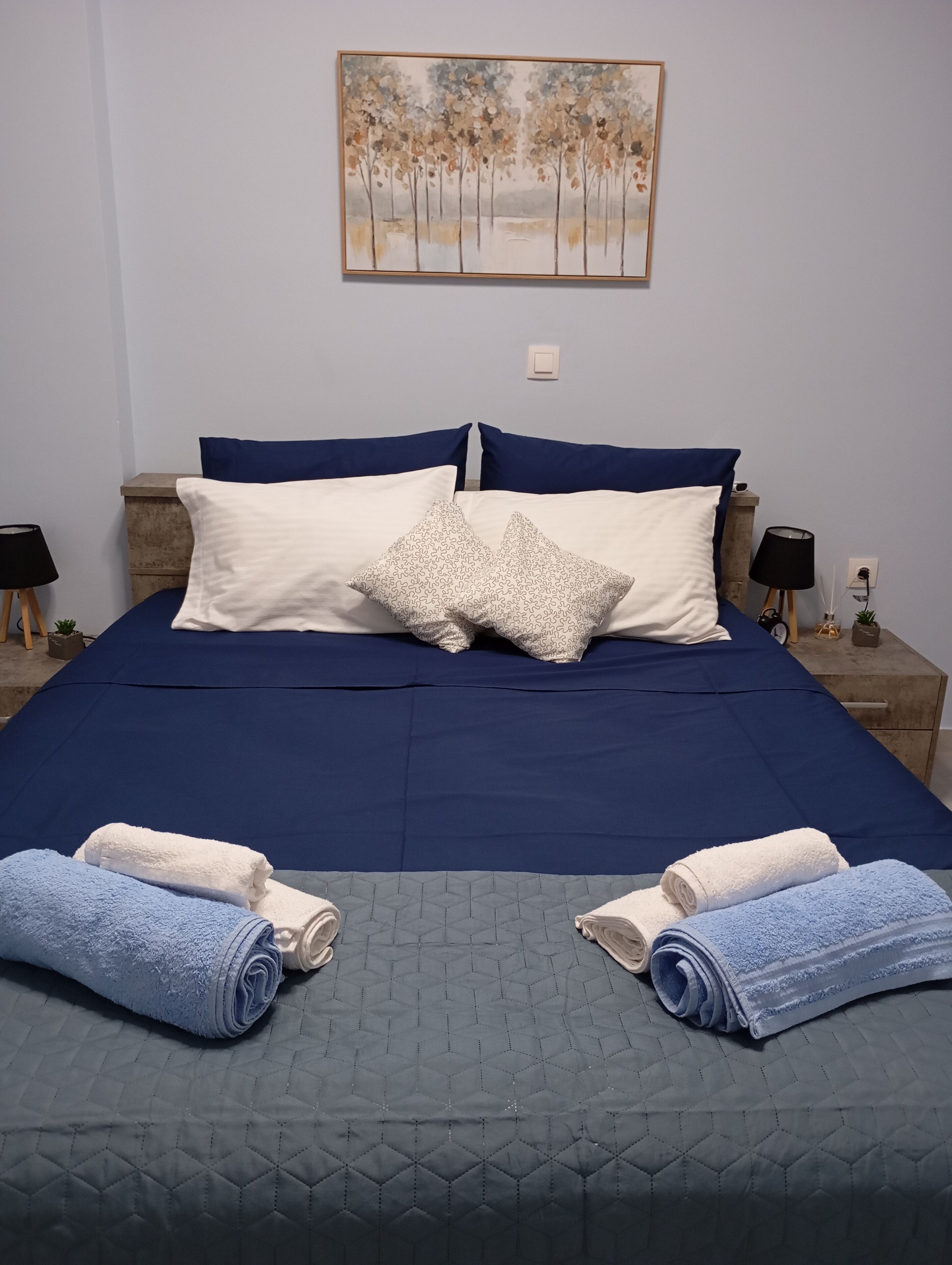 2 habitaciones, caja de seguridad en la habitación y escritorio 