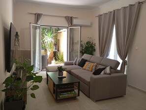 Téléviseur connecté, livres, sélection de musique, sélection de films