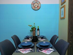 Dining - Home & Garden with free parking close to Olympic Stadium (Nea Ionia)