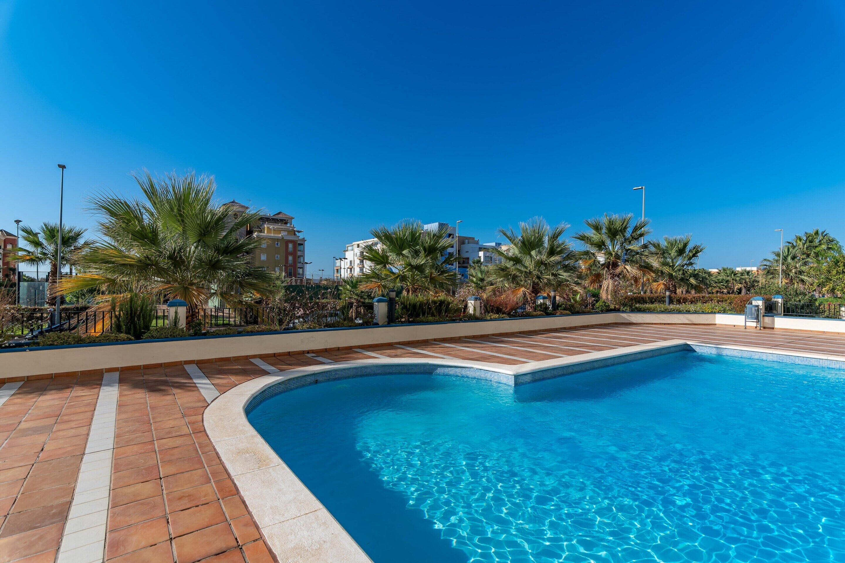 Huoneisto | Uima-allas | Ulkouima-allas