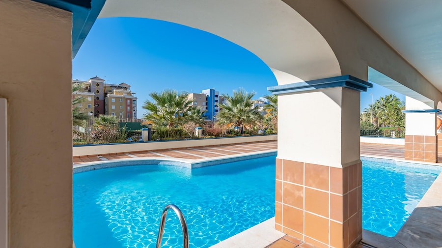 Apartment 100m From Beach