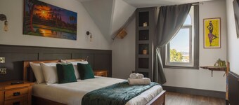 Stylish 2 bed Apt in Exeter - Free parking, Self Check-In! Sleeps 2-4