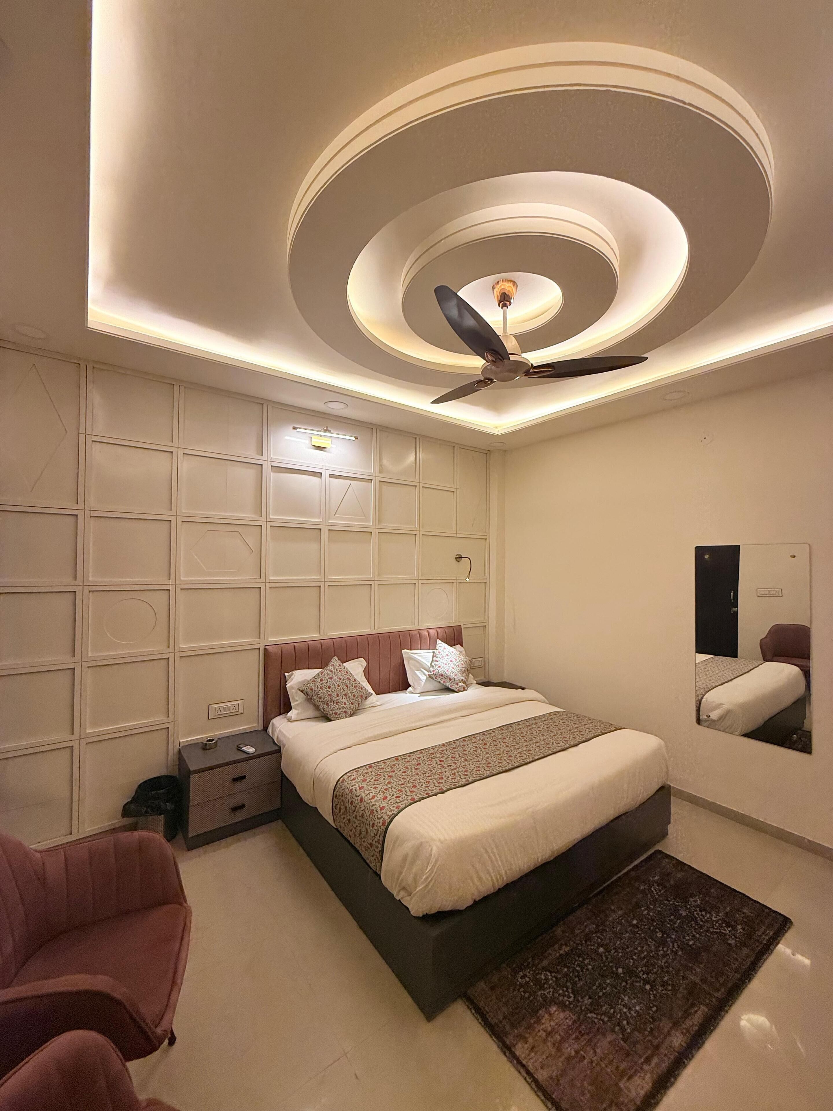 Superior Double Room, Balcony, City View | Room amenity