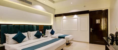 Triple Room, City View | Free WiFi
