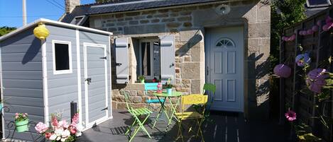 屋外ダイニングエリア