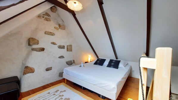 1 bedroom, bed sheets - Holiday Home 'Penty Campagne 5min Spot Surf – 2 P' with Private Terrace and Private Garden (Plomeur)