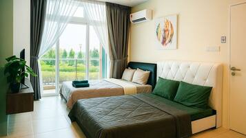 Double Room, Balcony, Garden View | Iron/ironing board, free WiFi