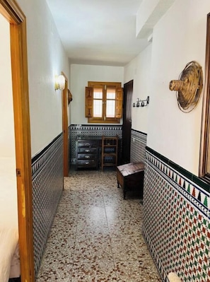 3 bedrooms, desk, free WiFi, bed sheets