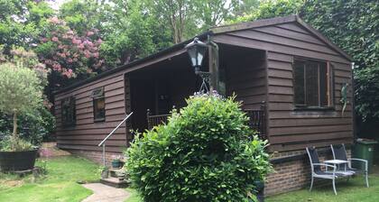 Immaculate, luxury, detached Cabin style accomdation in tranquil setting.