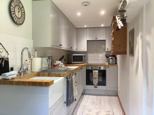 Immaculate, luxury, detached Cabin style accomdation in tranquil setting.