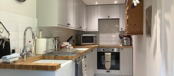 Immaculate, luxury, detached Cabin style accomdation in tranquil setting.