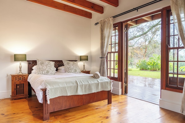 4 bedrooms, WiFi, bed sheets