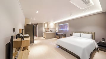 Deluxe Double Room | Desk, free WiFi
