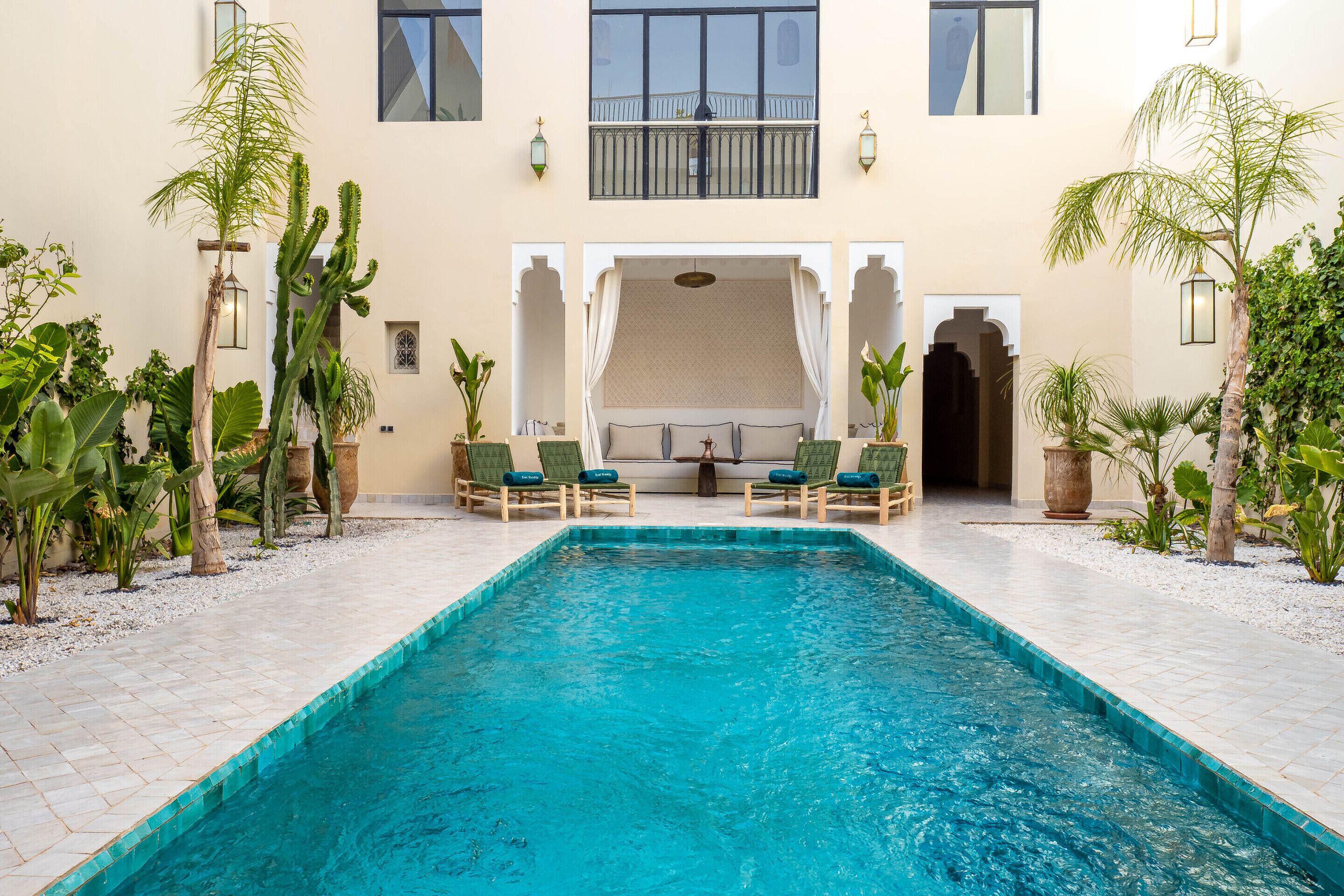 Piscina coperta, piscina all'aperto