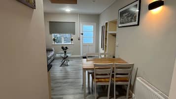 Superior Apartment, Balcony, Garden View | Private kitchen