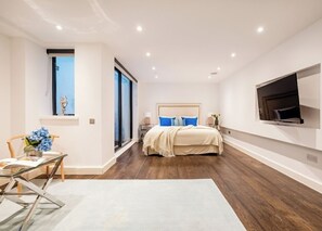 4 makuuhuonetta, silitysrauta/-lauta, Wi-Fi, vuodevaatteet