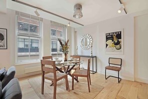 Dining - A short walk to Regent Street (Greater London)