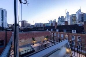 Property grounds - Terraced Shoreditch  Townhouse (Greater London)