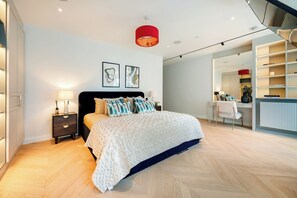 3 室のベッドルーム、アイロン / アイロン台、WiFi