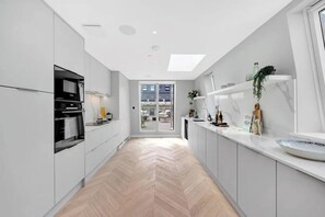 Fridge, microwave, oven, dishwasher