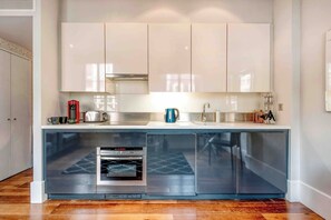 Kochgeschirr/Geschirr/Besteck