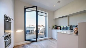 Unclassified image, 3 of 12, button - The Two Connected Penthouses (Greater London)