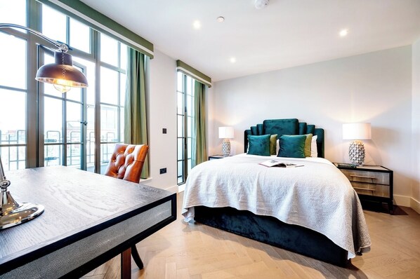 2 bedrooms, iron/ironing board, WiFi