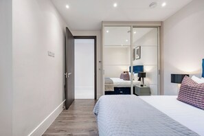 2 bedrooms, iron/ironing board, travel cot, WiFi