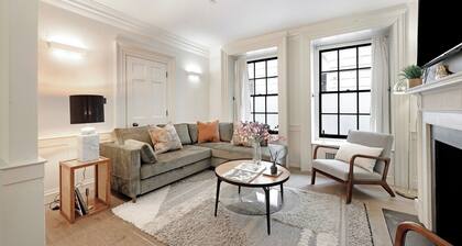 Prime Location English 5 bedroom house