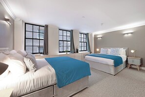 5 bedrooms, iron/ironing board, WiFi, bed sheets