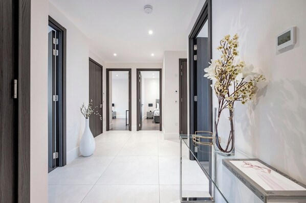 المنشأة من الداخل