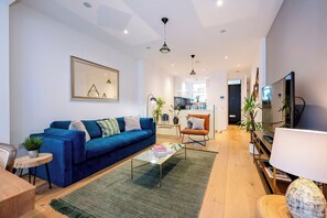 TV - Compact West End Two Bedroom (Greater London)