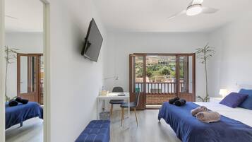 3 slaapkamers, een strijkplank/strijkijzer, wifi, beddengoed