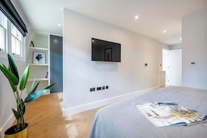 3 bedrooms, iron/ironing board, WiFi