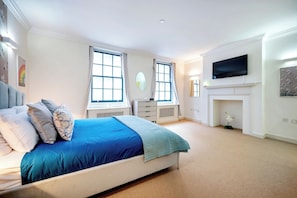 5 bedrooms, iron/ironing board, travel cot, WiFi - The Liverpool Trendy House (Greater London)
