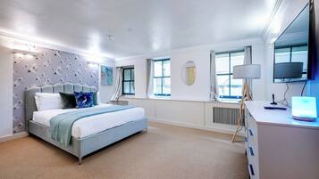 5 bedrooms, iron/ironing board, travel cot, WiFi