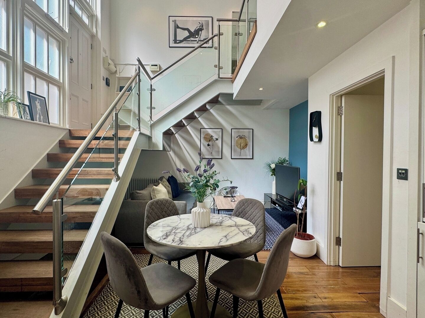 المنشأة من الداخل